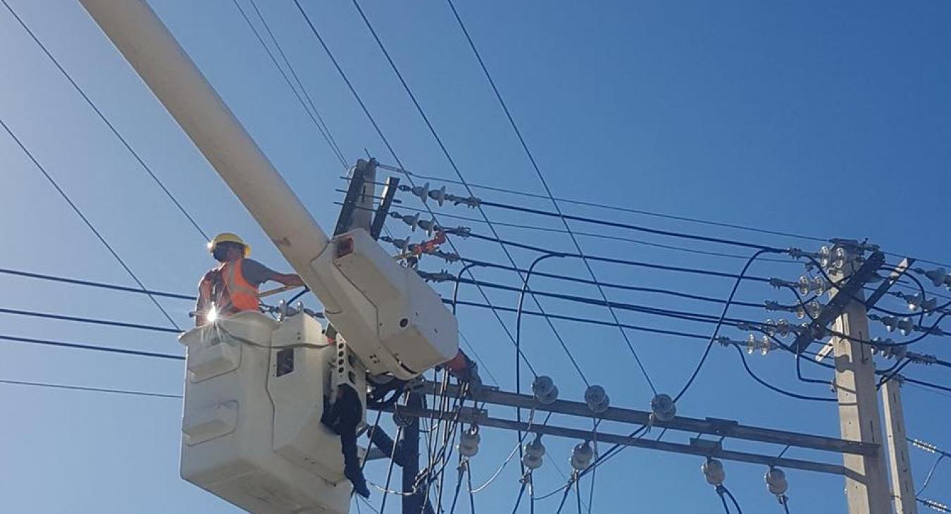 Bucket truck overhead powerlines